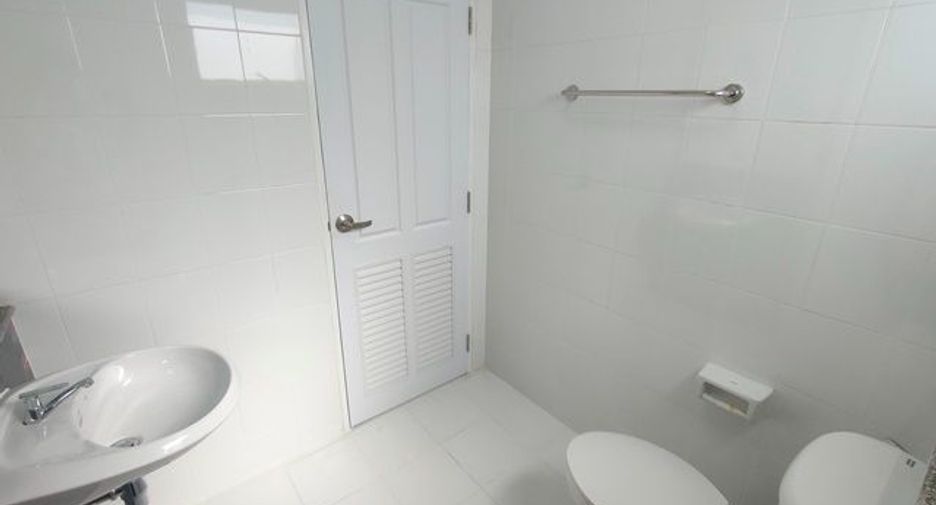 For sale 3 bedrooms townhouse in Sai Mai, Bangkok