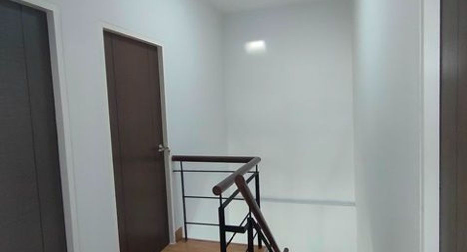 For sale 3 bedrooms townhouse in Sai Mai, Bangkok