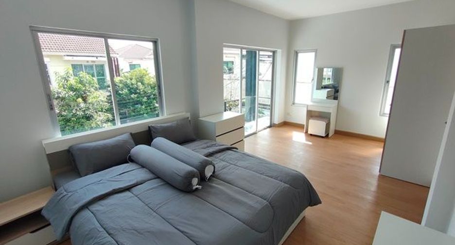 For sale 3 bedrooms townhouse in Sai Mai, Bangkok