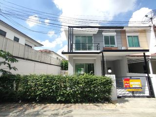 For sale 3 bedrooms townhouse in Sai Mai, Bangkok