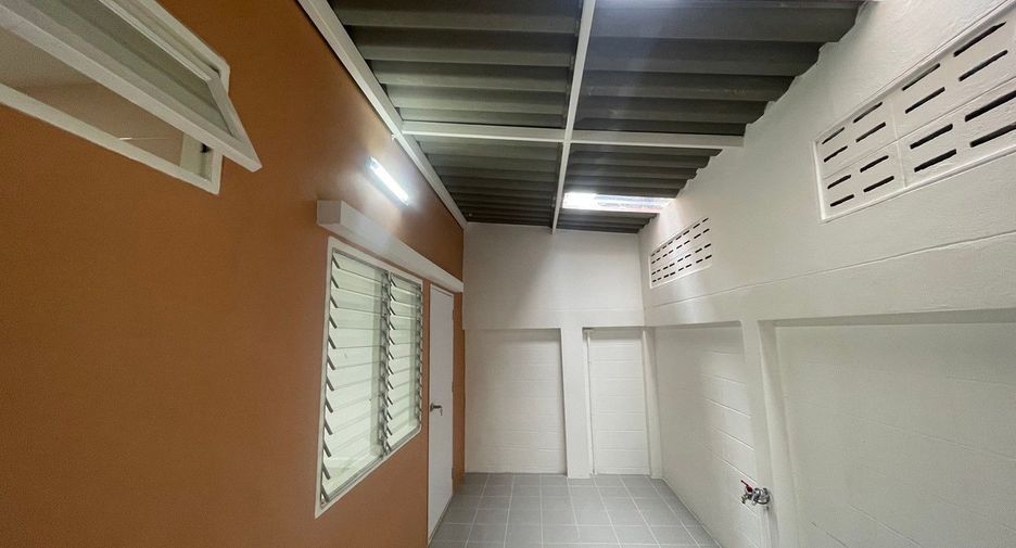 Casa adosada en venta de 3 habitaciones en Bang Khen, Bangkok