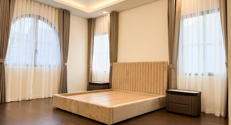 Аренда 4 спальни дом в Банг Кхен, Бангкок