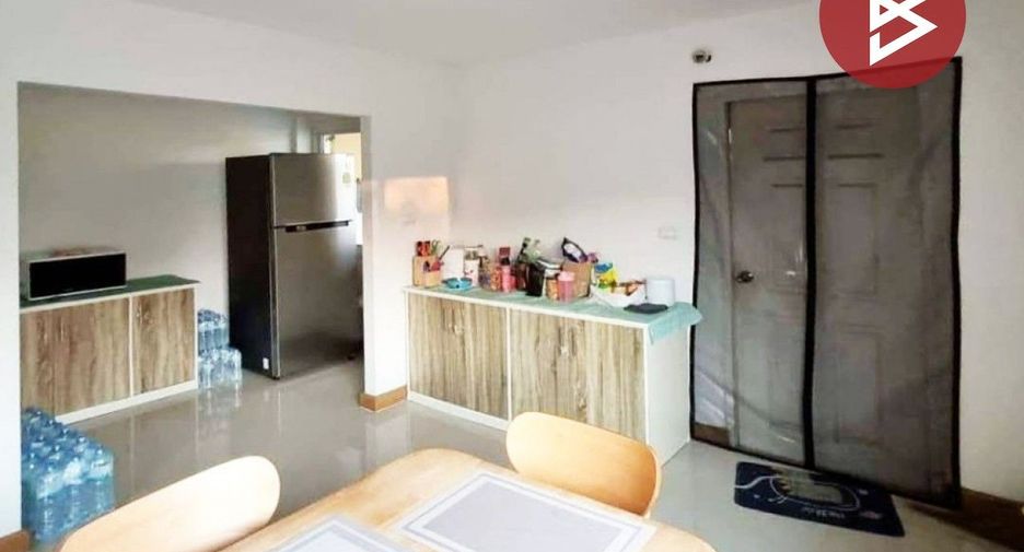 For sale 3 ベッドルーム townhouse in Mueang Chon Buri, Chonburi