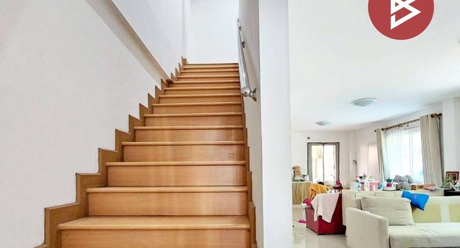 For sale 3 ベッドルーム townhouse in Mueang Chon Buri, Chonburi