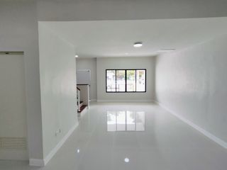 Reihenhaus zum Kauf mit 3 Zimmer in Bang Phli, Samut Prakan