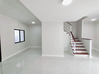 Reihenhaus zum Kauf mit 3 Zimmer in Bang Phli, Samut Prakan