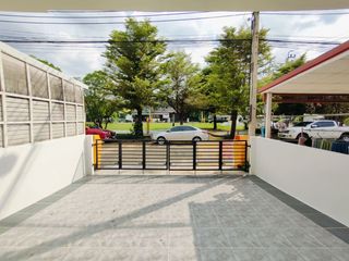 Reihenhaus zum Kauf mit 3 Zimmer in Bang Phli, Samut Prakan