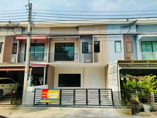 Reihenhaus zum Kauf mit 3 Zimmer in Bang Phli, Samut Prakan