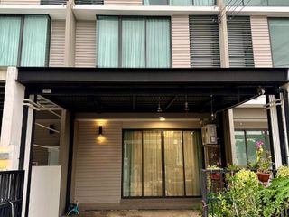 For sale 3 bedrooms townhouse in Lat Krabang, Bangkok