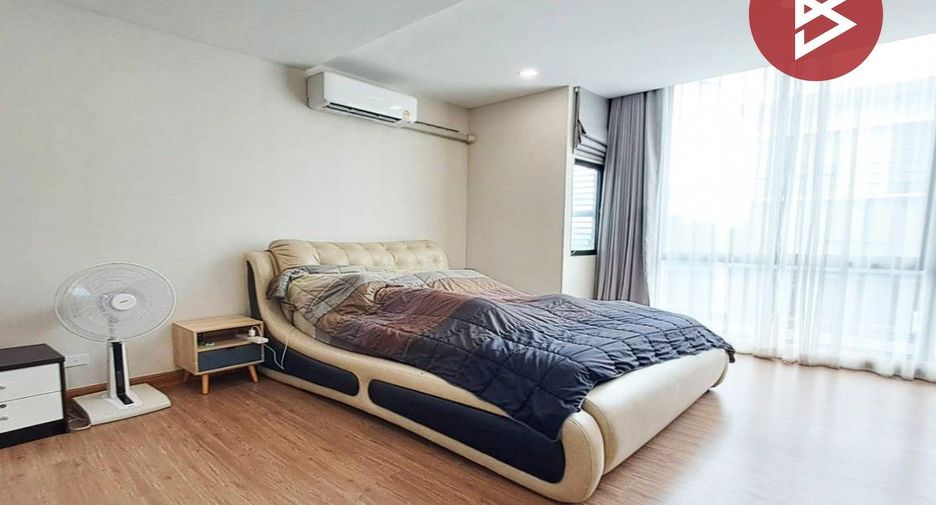 For sale 3 bedrooms townhouse in Lat Krabang, Bangkok