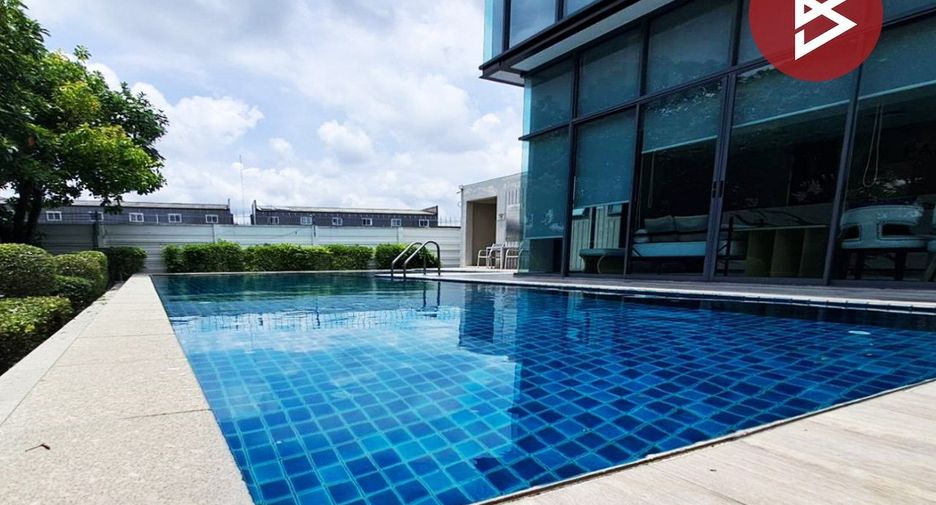 For sale 3 bedrooms townhouse in Lat Krabang, Bangkok