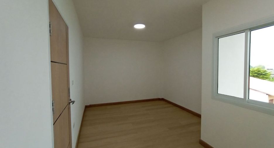 For sale 3 bedrooms townhouse in Bang Khen, Bangkok