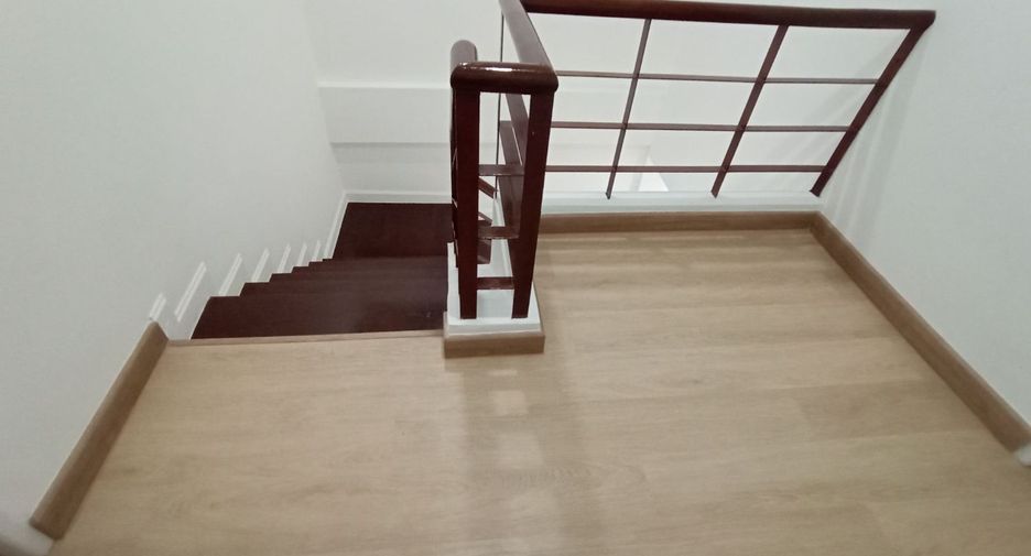 For sale 3 bedrooms townhouse in Bang Khen, Bangkok