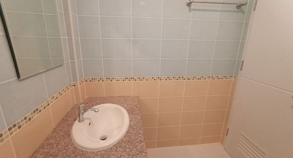 For sale 3 bedrooms townhouse in Bang Khen, Bangkok
