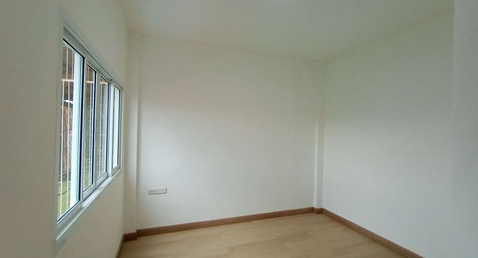 For sale 3 bedrooms townhouse in Bang Khen, Bangkok