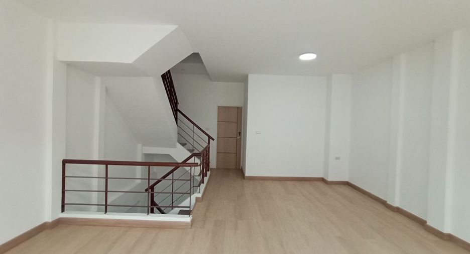 For sale 3 bedrooms townhouse in Bang Khen, Bangkok