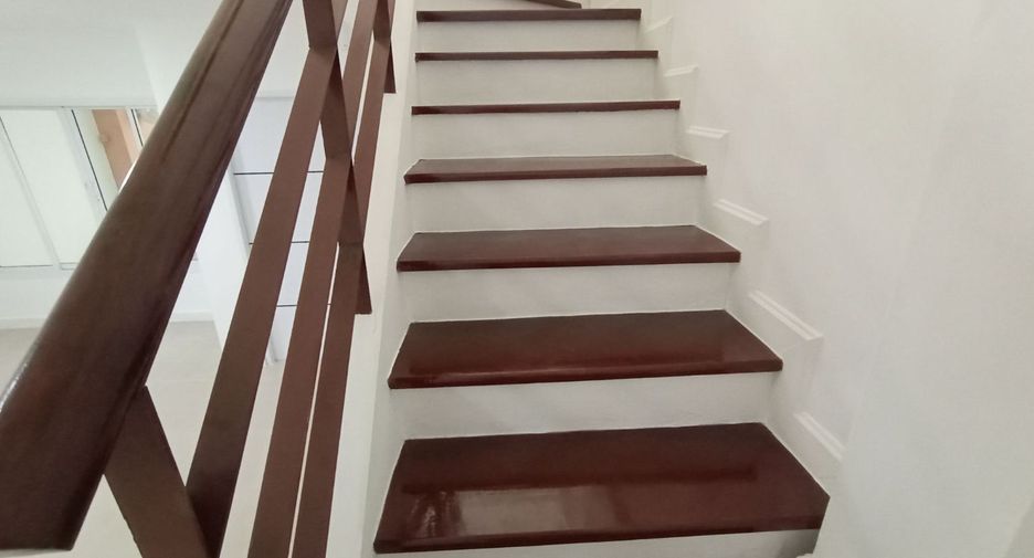 For sale 3 bedrooms townhouse in Bang Khen, Bangkok