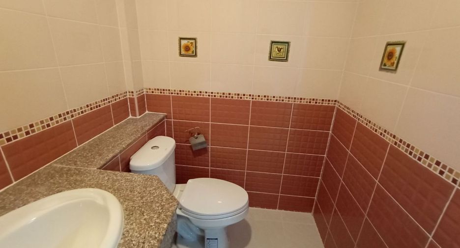 For sale 3 bedrooms townhouse in Bang Khen, Bangkok