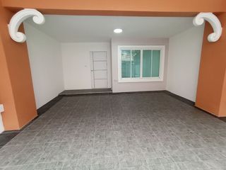 For sale 3 bedrooms townhouse in Bang Khen, Bangkok