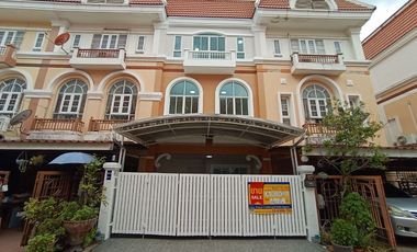 For sale 3 bedrooms townhouse in Bang Khen, Bangkok