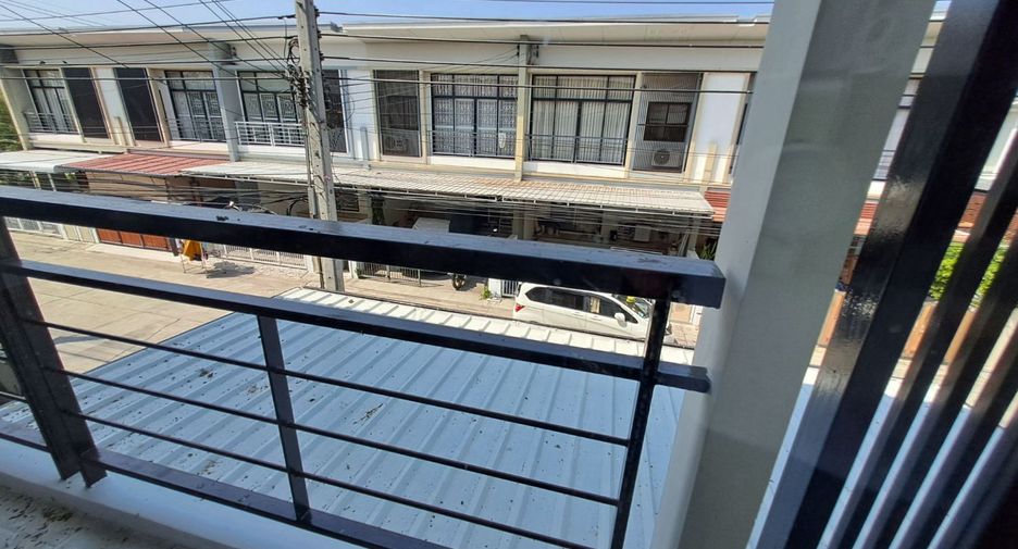 For sale 3 bedrooms townhouse in Bang Sao Thong, Samut Prakan