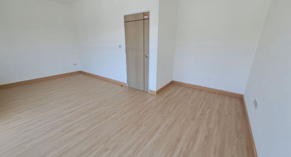 For sale 3 bedrooms townhouse in Bang Sao Thong, Samut Prakan