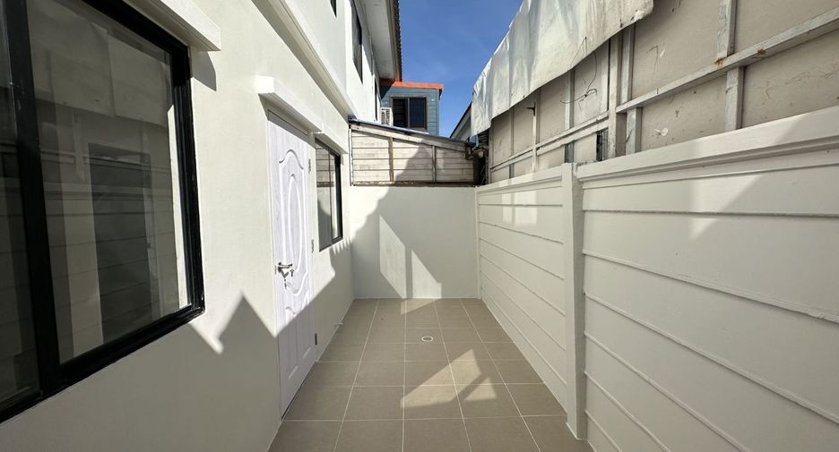Reihenhaus zum Kauf mit 2 Zimmer in Bang Sao Thong, Samut Prakan