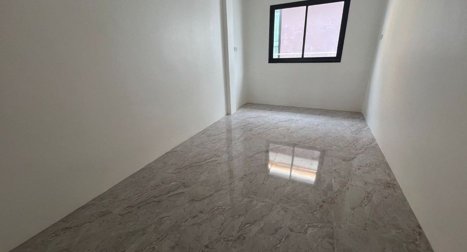 Casa adosada en venta de 3 habitaciones en Mueang Nakhon Si Thammarat, Nakhon Si Thammarat