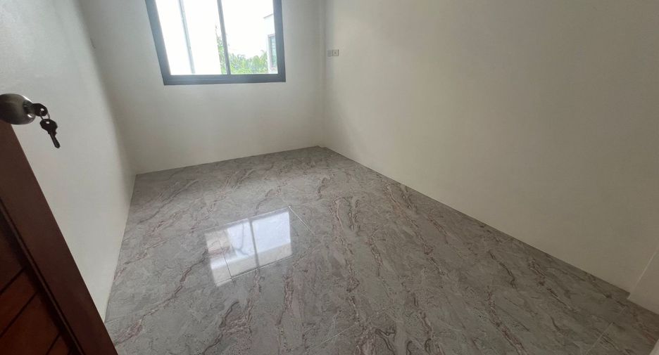 Casa adosada en venta de 3 habitaciones en Mueang Nakhon Si Thammarat, Nakhon Si Thammarat