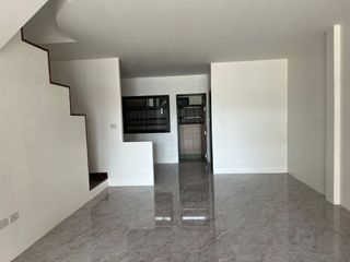 For sale 3 ベッドルーム townhouse in Mueang Nakhon Si Thammarat, Nakhon Si Thammarat