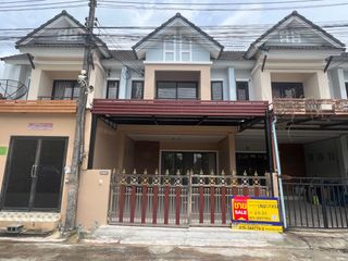 For sale 3 ベッドルーム townhouse in Mueang Nakhon Si Thammarat, Nakhon Si Thammarat