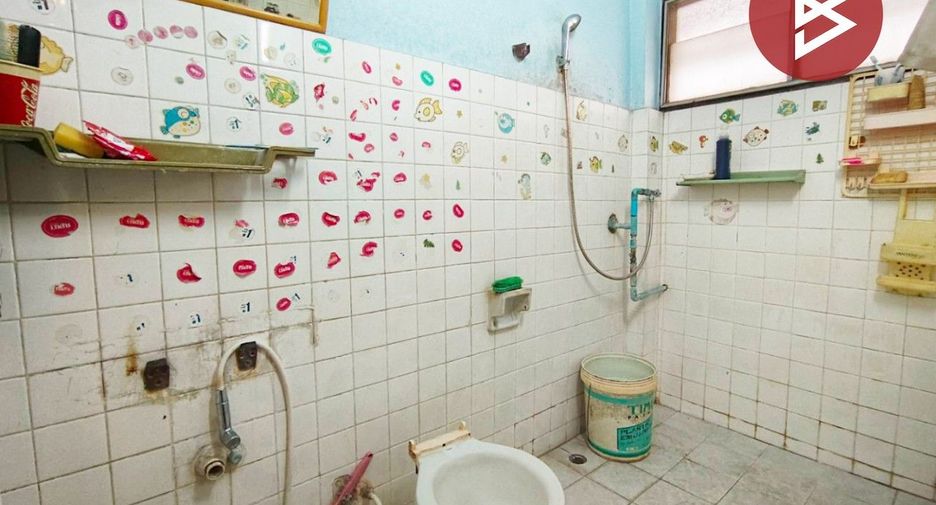 Продажа 4 спальни торговое помещение в Mueang Samut Prakan, Самутпракан