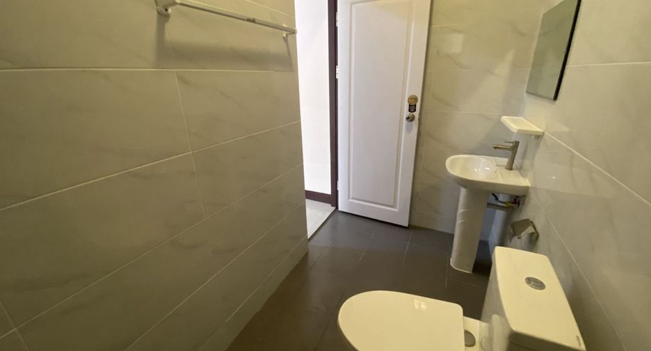 For sale 2 bedrooms townhouse in Mueang Lamphun, Lamphun