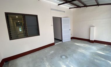 出售 2 卧室 联排别墅 在 Mueang Lamphun, Lamphun