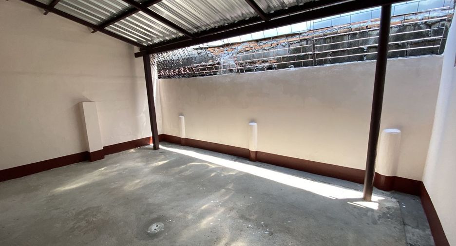 For sale 2 bedrooms townhouse in Mueang Lamphun, Lamphun