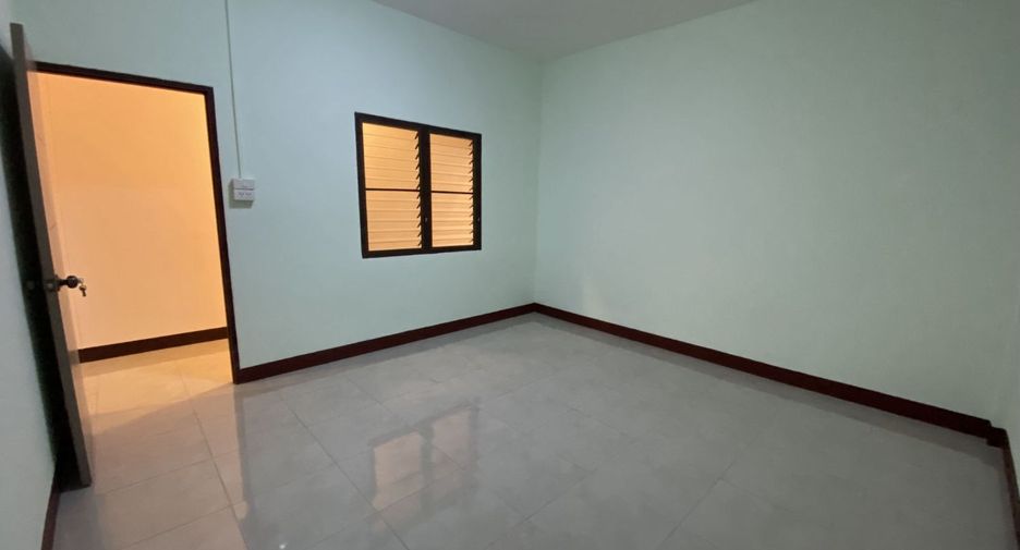 For sale 2 bedrooms townhouse in Mueang Lamphun, Lamphun
