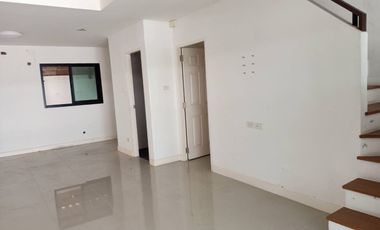 出售 3 卧室 联排别墅 在 Mueang Rayong, Rayong
