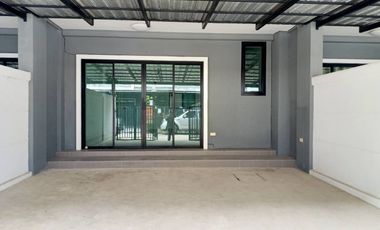 出售 3 卧室 联排别墅 在 Mueang Rayong, Rayong