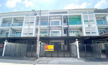 出售 3 卧室 联排别墅 在 Mueang Rayong, Rayong
