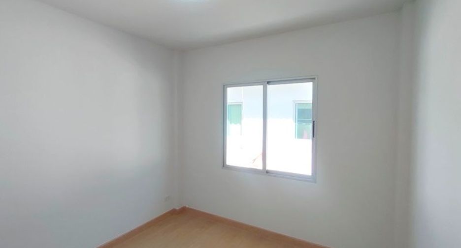 For sale 3 ベッドルーム townhouse in Khlong Sam Wa, Bangkok