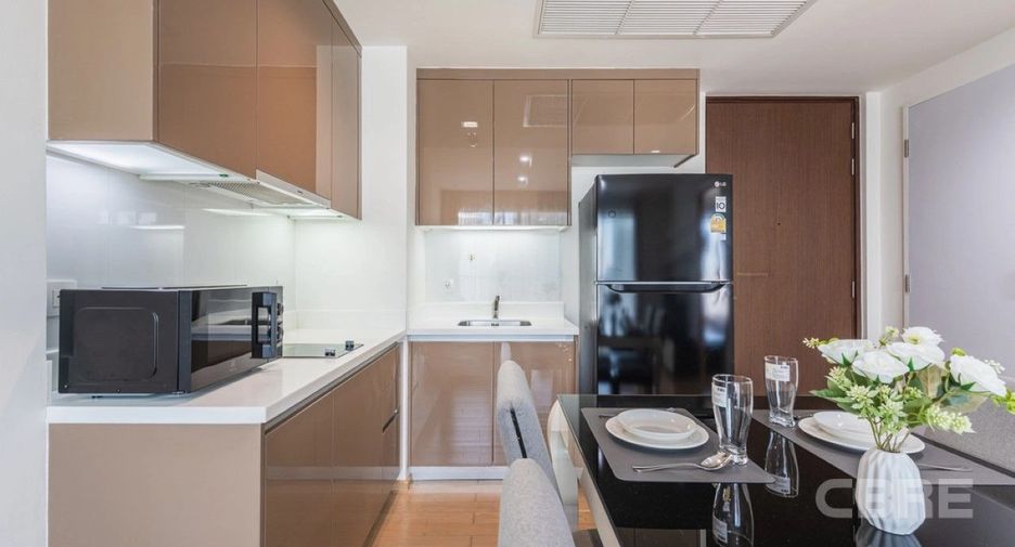 For sale 1 bed condo in Khlong Toei, Bangkok