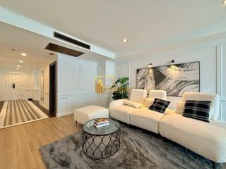 For sale 3 bedrooms condo in Khlong Toei, Bangkok