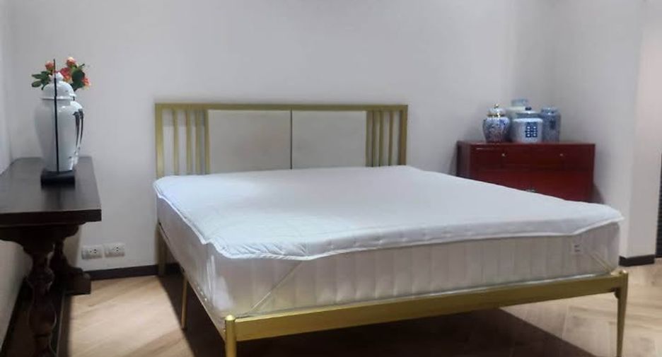 ให้เช่า 5 ห้องนอน ทาวน์เฮ้าส์ ใน ยานนาวา, กรุงเทพฯ