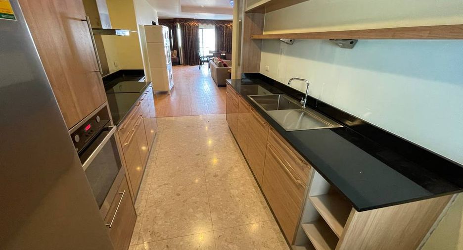 Wohnung zur Miete mit 3 Zimmer in Sathon, Bangkok