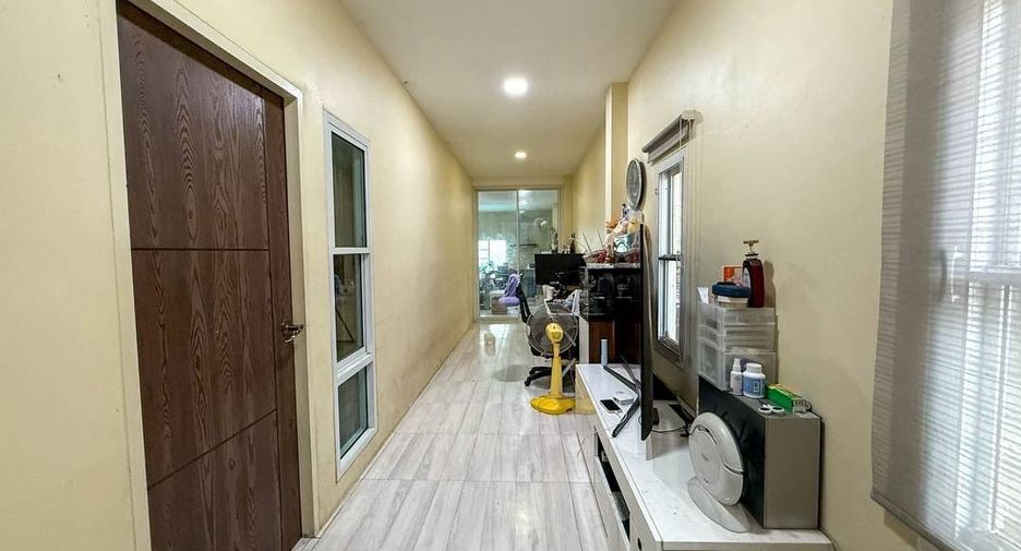 À vendre 5 chambres bureau à Si Racha, Chonburi