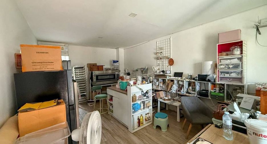 À vendre 5 chambres bureau à Si Racha, Chonburi