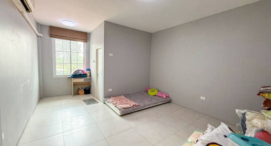 À vendre 5 chambres bureau à Si Racha, Chonburi