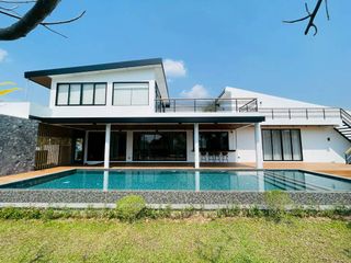 For sale 5 bedrooms villa in Mueang Chiang Mai, Chiang Mai