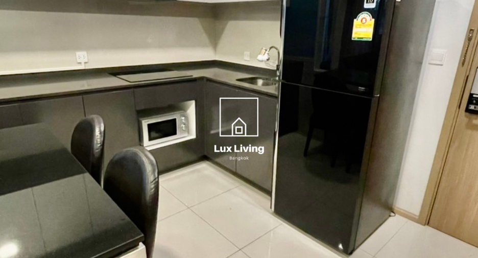 For rent and for sale 2 bedrooms condo in Ratchathewi, Bangkok