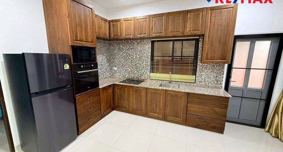 For sale 3 bedrooms house in Bang Lamung, Chonburi